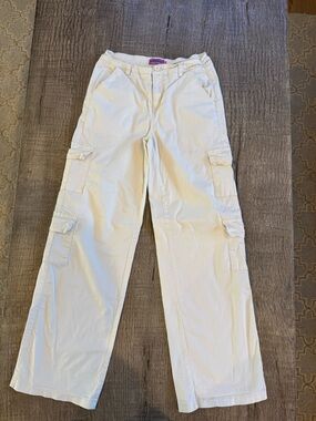 Edikted Cargo Pants Cream Colored